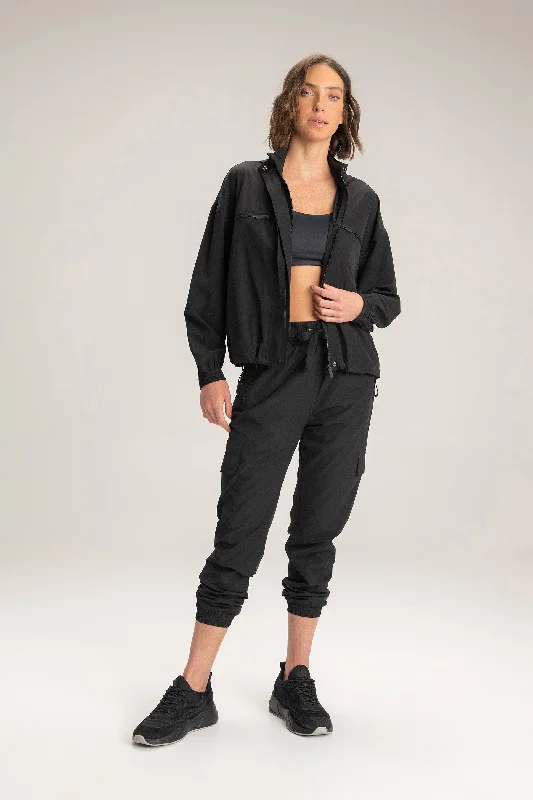 Nylon Stride Pants Classic Cropped Pants