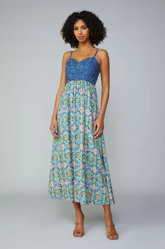 Contrast Quilted Maxi Dress Chic Off-Shoulder Maxi Dress