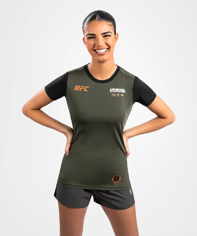 UFC Adrenaline by Venum Fight Week  Women’s Dry-Tech T-shirt - Khaki/Bronze Ribbed Striped Patterned