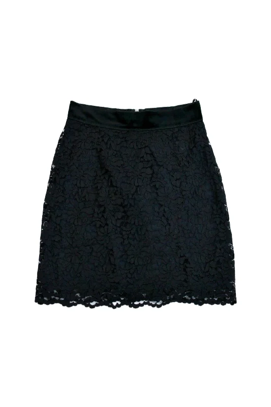 D&G - Lace Mini Skirt tiered skirt playful